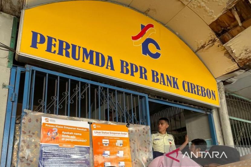 DPRD batalkan penyusunan Raperda PMP untuk Perumda BPR Bank Cirebon.
