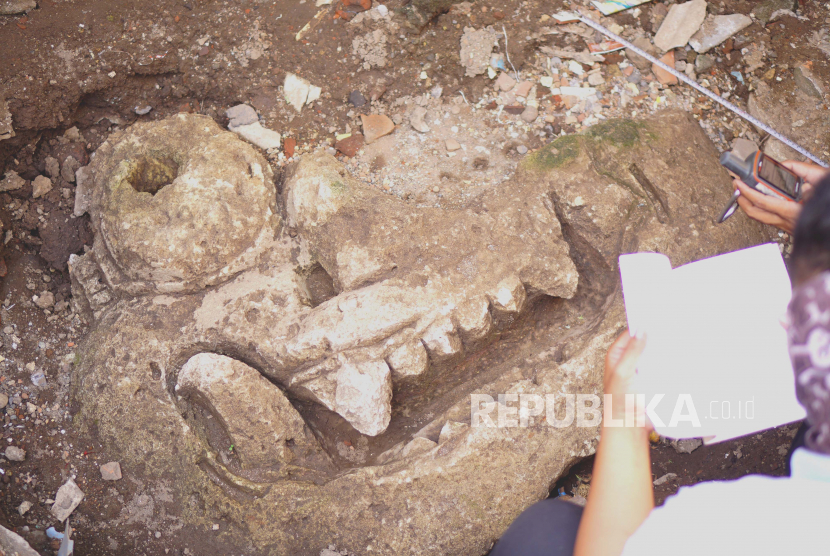 Fragmen arca pala yang ditemukan Tulungagung (Ilustrasi). Tim Arkeologi Balai Besar Pelestarian Cagar Budaya (BBPCB) Jawa Timur merekomendasikan dilakukannya ekskavasi di sejumlah situs penting yang ditemukan beberapa tempat di Tulungagung. 
