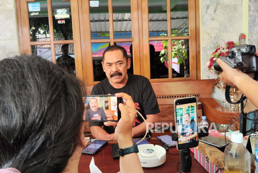 Ketua DPC PDIP Kota Solo FX Hadi Rudyatmo di Kota Solo, Jawa Tengah, Rabu (25/10/2023).