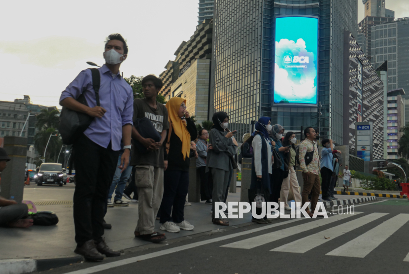  Meski tingkat pengangguran terbuka (TPT) mengalami penurunan, kondisi para pekerja tetap dalam tekanan. (ilustrasi)