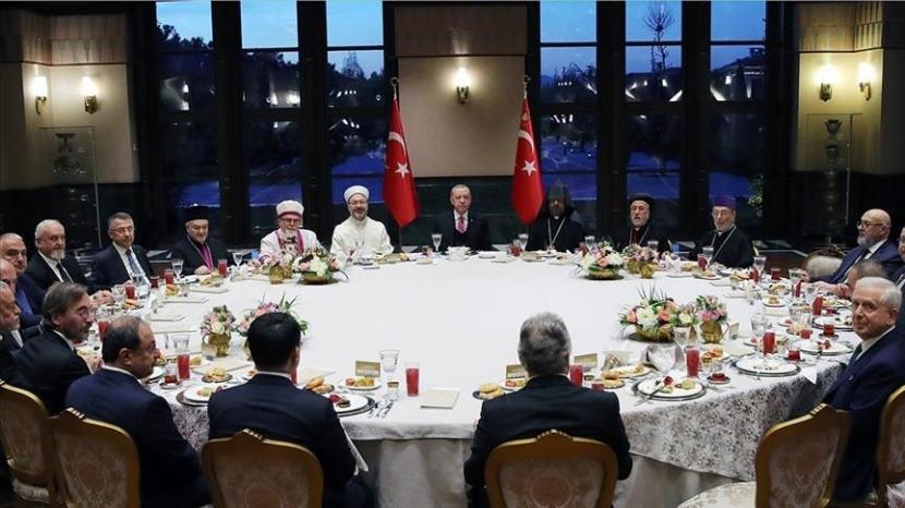 Erdogan Jamu Buka Puasa Perwakilan Kelompok Minoritas Agama