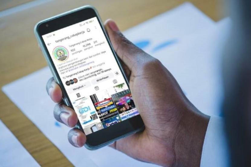 Disnaker Tangerang bagikan info lowongan baru setiap hari lewat medsos.