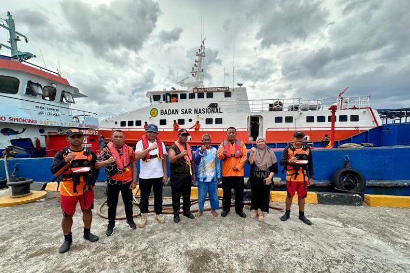 Basarnas selamatkan dua nelayan di perairan Batang Dua Ternate.