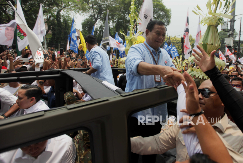 Bacapres Prabowo Subianto dan bacawapres Gibran Rakabuming Raka. Dalam pidatonya di Indonesia Arena, Prabowo menunjuk Gibran sebagai cawapresnya.