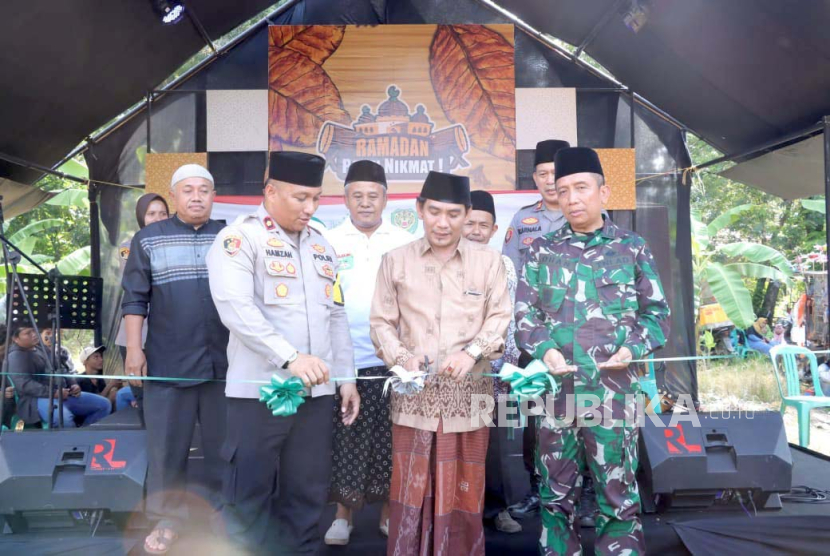 Polres Indramayu bersama Kodim 0616/Indramayu dan PCNU Indramayu meluncurkan Bazar Murah Ramadhan