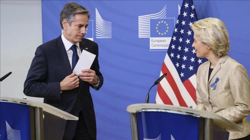 Ketua Komisi Uni Eropa (UE) Ursula von der Leyen pada Jumat (4/3/2022) mengatakan bahwa UE dan Amerika Serikat (AS) siap untuk mengambil sanksi lebih keras terhadap Rusia jika perang masih berlanjut.