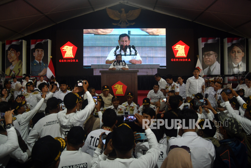 Bakal calon presiden dari Partai Gerindra Prabowo Subianto memberikan motivasi saat konsolidasi kader di Kota Bogor. (Ilustrasi)