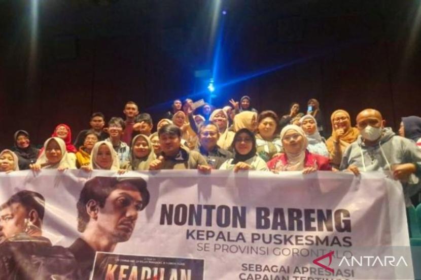 Pemprov Gorontalo beri penghargaan kepala puskesmas berkinerja baik.