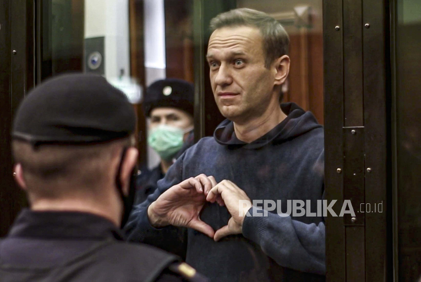 Politisi oposisi utama Rusia, Alexei Navalny, dijatuhi hukuman tambahan 19 tahun penjara pada Jumat (4/8/2023). 