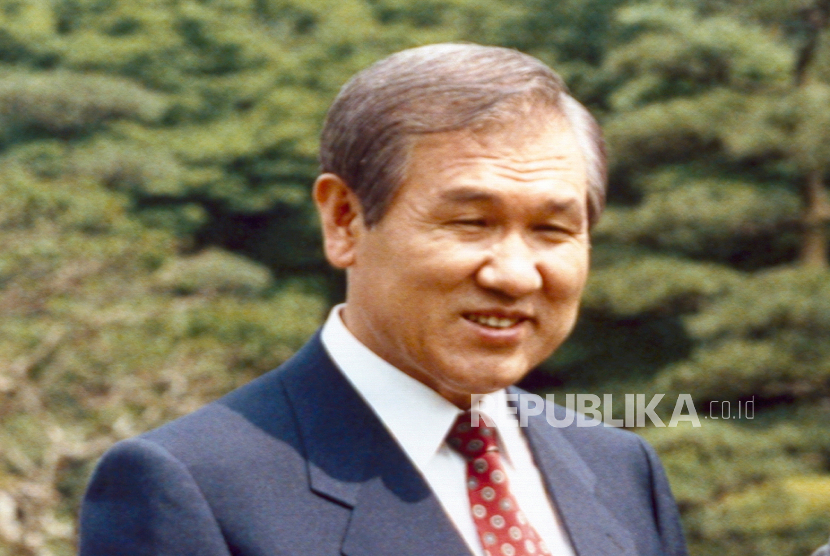 Foto tak bertanggal ini menunjukkan mantan Presiden Roh Tae-woo, yang meninggal pada 26 Oktober 2021 dalam usia 88 tahun. Roh, yang menjabat sebagai presiden 1988-93, baru-baru ini dirawat di rumah sakit setelah kesehatannya memburuk tetapi gagal pulih, kata pembantunya.