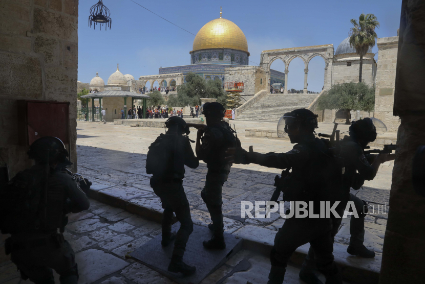 Ilustrasi pemukim Israel serang Masjid Al Aqsa, Yerusalem Palestina. Pemukim Israel dikabarkan akan serang Masjid Al Aqsa hari ini, Kamis (5/5/2022)