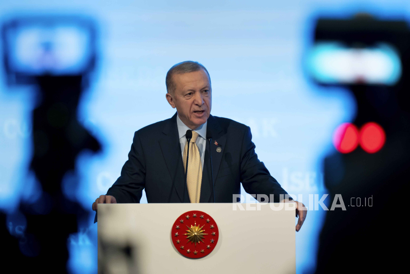 Presiden Turki Recep Tayyip Erdogan, menyayangkan sikap Barat yang gagal hentikan Perang Gaza  