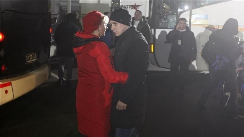 Rusia dan Ukraina kembali melakukan pertukaran tahanan dan 41 orang, termasuk 28 anggota militer, dibebaskan, 