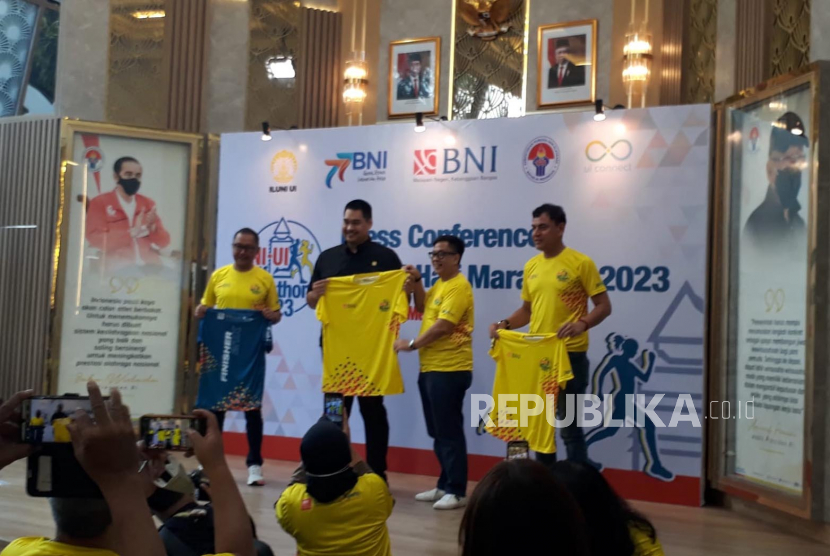 Menpora Dito Ariotedjo dalam jumpa pers BNI-UI Half Marathon, di Media Center Kemenpora, Jakarta, Jumat (26/5/2023). 