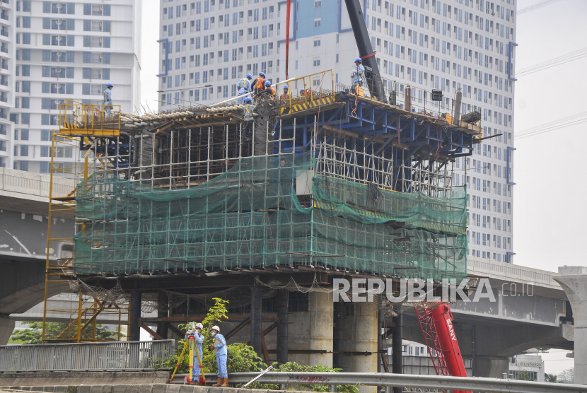 Emiten konstruksi PT Wijaya Karya Tbk menyambut baik lelang tender infrastruktur yang dibuka oleh pemerintah untuk tahun anggaran 2021. Sekretaris Perusahaan Mahendra Vijaya mengatakan lelang tender ini menjadi angin segar sekaligus stimulan yang baik untuk menumbuhkembangkan geliat industri konstruksi ke depan.