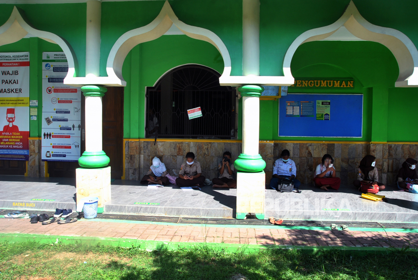 Masjid di Batusangkar Sediakan Wifi Wadahi Sekolah Daring (ilustrasi).