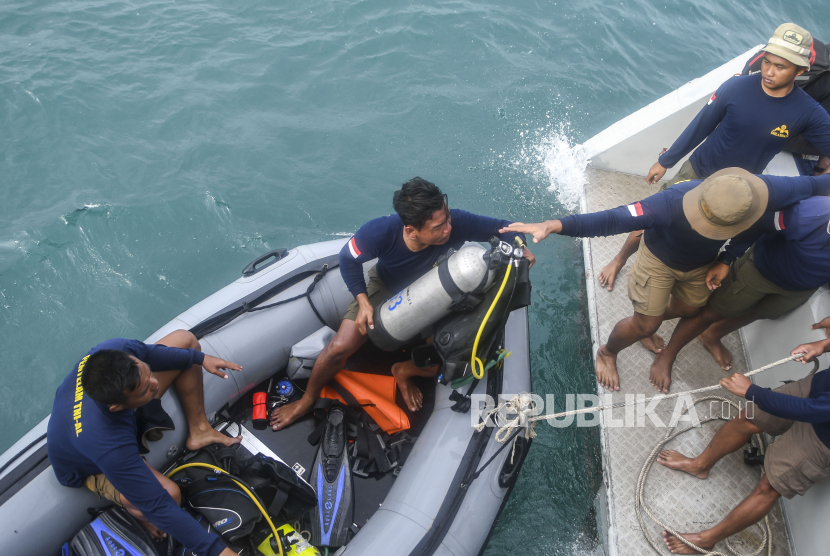 Prajurit TNI AL Sorong Latihan Penyelamatan di Dasar Laut (ilustrasi)