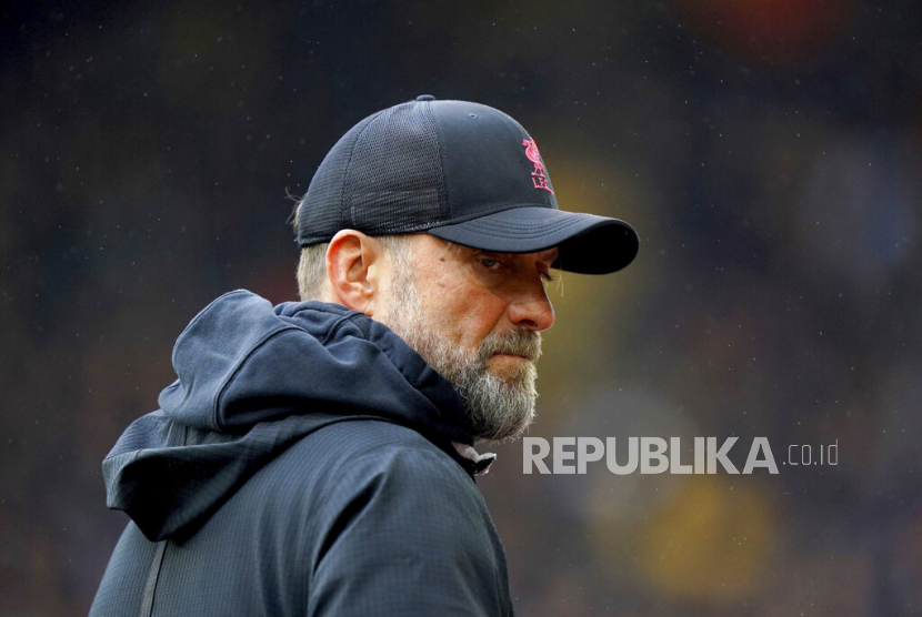  Pelatih Liverpool Jurgen Klopp bersiap mendampingi timnya menghadapi Real Madrid di Liga Champions.
