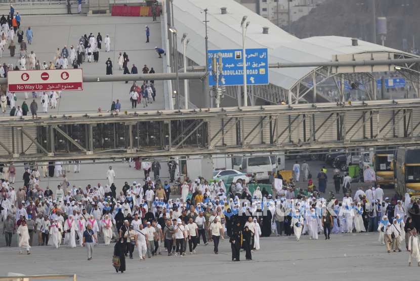 Jamaah haji bermalam di Mina Makkah Arab Saudi.