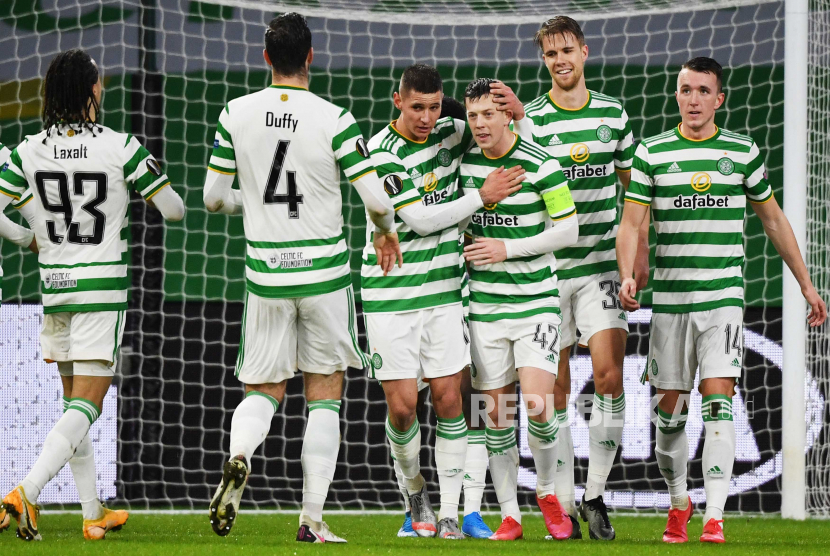 Pemain Celtic merayakan gol. Ilustrasi
