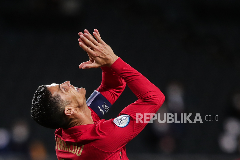 Cristiano Ronaldo dinyatakan positif Covid-19 sehingga batal membela Portugal melawan Swedia pada laga UEFA Nations League. Ronaldo juga diperkirakan absen dalam dau laga Juventus.