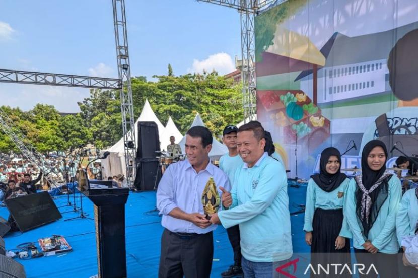 Menteri mendorong partisipasi generasi muda untuk membangun pertanian.