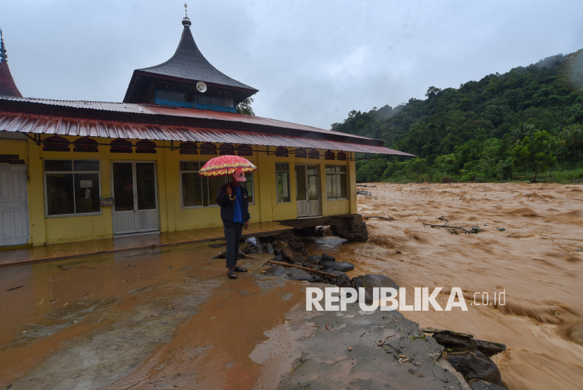 Sekolah di Sumbar PJJ Tiga Hari, Gubernur Tegaskan Keselamatan Nomor Satu