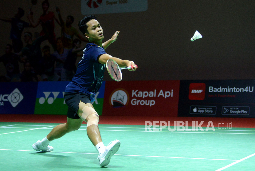 Pebulu tangkis tunggal putra Indonesia Anthony Sinisuka Ginting di Indonesia Open 2023.