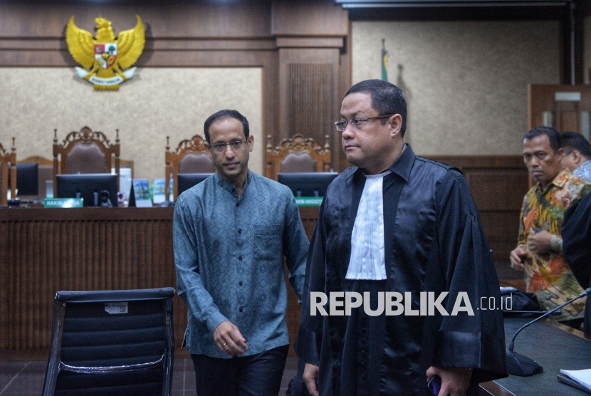 Mantan Menteri Pendidikan, Kebudayaan, Riset dan Teknologi (Mendikbudristek) Nadiem Makarim usai menjalani sidang pembacaan dakwaan di Pengadilan Tipikor, Jakarta, Senin (5/1/2026). Nadiem Makarim didakwa melakukan korupsi yang merugikan keuangan negara senilai Rp2,18 triliun terkait kasus dugaan korupsi program digitalisasi pendidikan berupa pengadaan laptop Chromebook dan Chrome Device Management (CDM) di lingkungan Kemendikbudristek pada tahun 2019–2022.