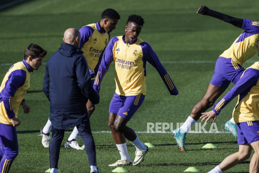 Real Madrid player Vinicius Jr. (C) participates in a training session of the team in Madrid, Spain, 03 February 2024. 