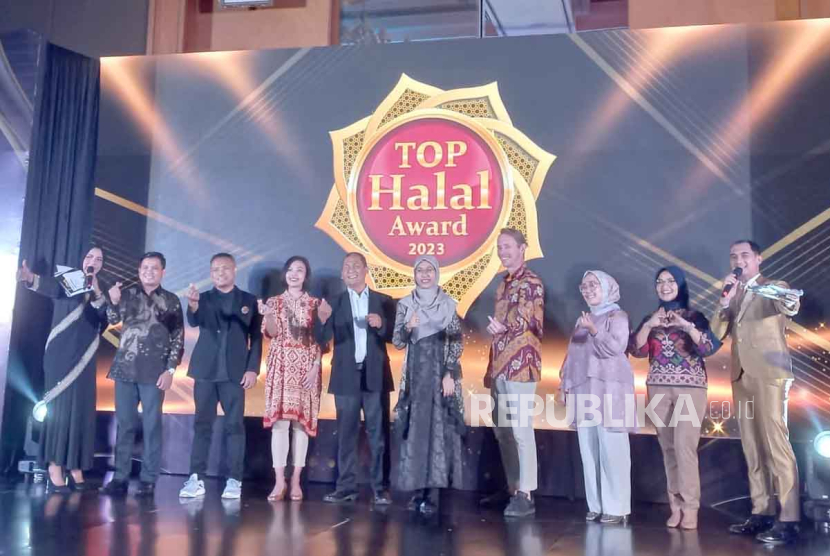 Sebanyak 31 merek atau brand meraih Top Halal Award di Jakarta, Rabu (18/10/2023).