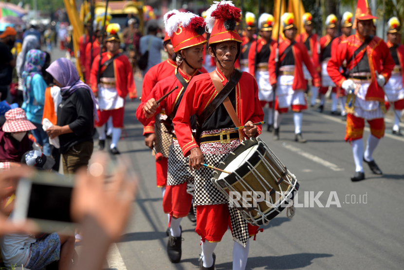 Kemeriahan Pawai Perayaan HUT Ke-191 Kabupaten Bantul (2) | Republika ...