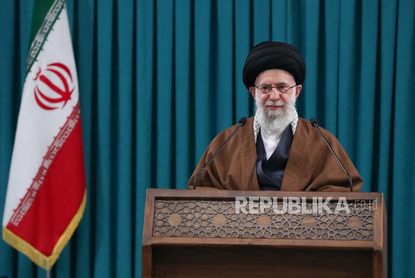 Pemimpin Tertinggi Iran Ayatollah Ali Khamenei menyerukan rekonstruksi revolusioner dari sistem budaya negara pada Selasa (6/12/2022). 
