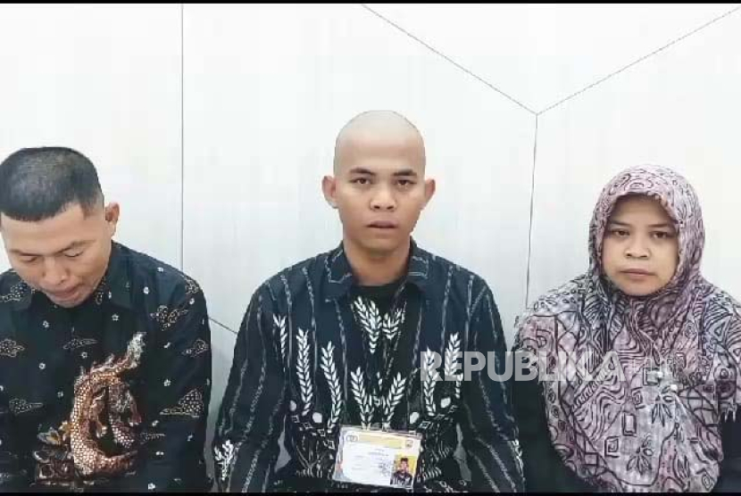 Zadani Haykal (19 tahun), anak seorang kuli bangunan di Kampung Cipicung, Baleendah, Kabupaten Bandung, Jawa Barat, berhasil lolos seleksi Bintara polisi di Polresta Bandung. 