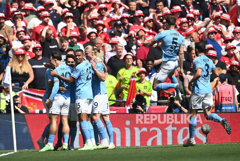 Para pemain Manchester City merayakan gol Ilkay Gundogan dalam final Piala FA vs Manchester United, Sabtu (3/6/2023).