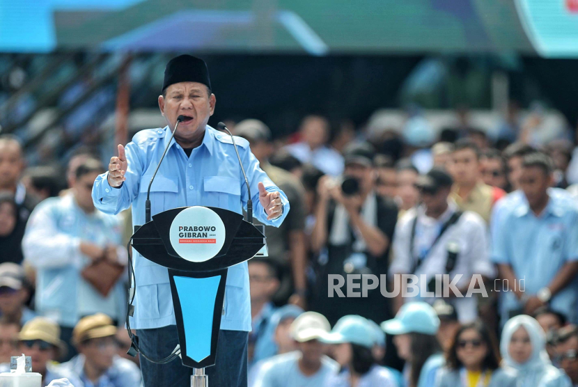 Capres nomor urut 2, Prabowo Subianto menyampaikan pidato politiknya saat gelaran kampanye akbar di Stadion Utama Gelora Bung Karno (SUGBK), Senayan, Jakarta, Sabtu (10/2/2024). 