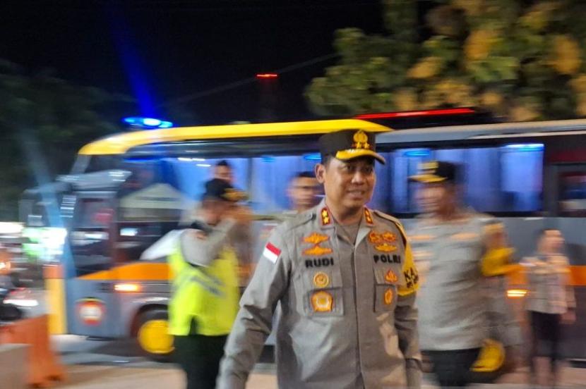 Kapolda NTT turun langsung patroli amankan Idulfitri di Kota Kupang.