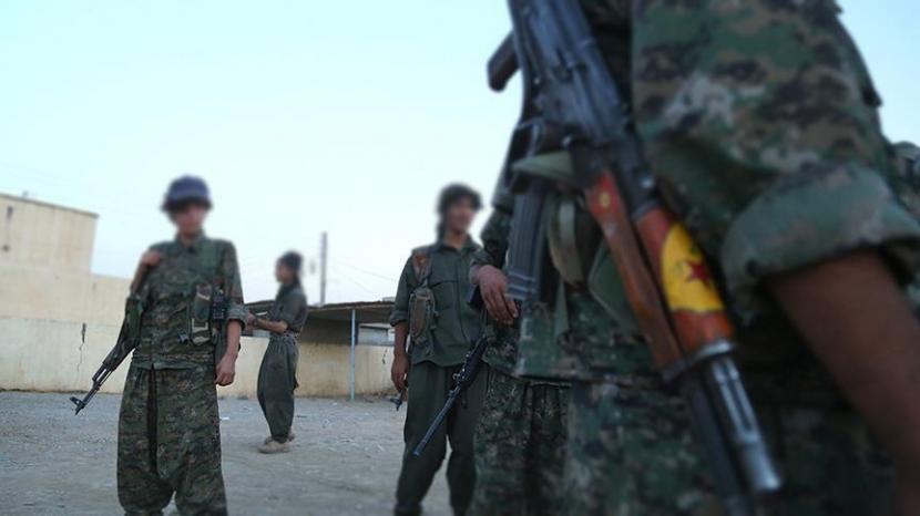 Para medis mengajarkan teknik bertahan hidup kepada anggota kelompok teror YPG/PKK dalam operasi dengan nama SDF - Anadolu Agency