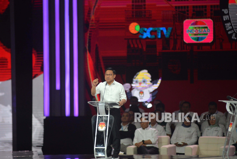Calon wakil presiden nomor urut 1 Muhaimin Iskandar. Cawapres Muhaimin Iskandar mengingatkan pesan pendiri NU soal petani di acara debat.