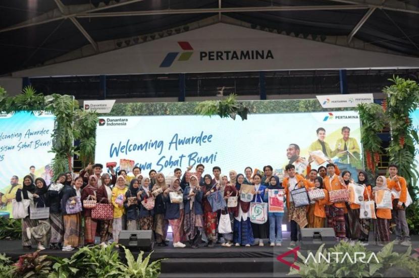 Pertamina dorong penerima beasiswa Sobat Bumi jadi agen perubahan.