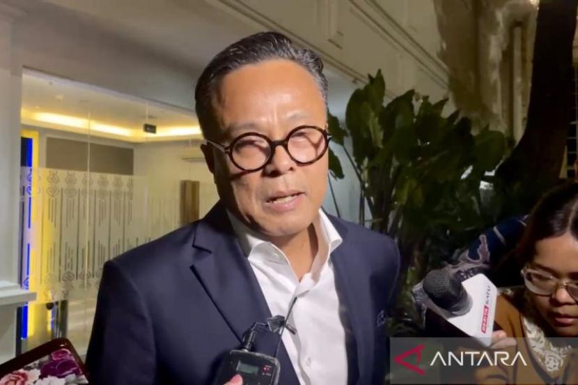 Dony Oskaria laporkan transisi di Kementerian BUMN ke Presiden.