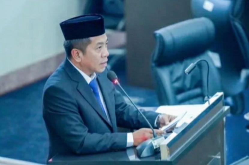 Bupati Karawang sambut baik disetujuinya Raperda Pengelolaan Sampah.