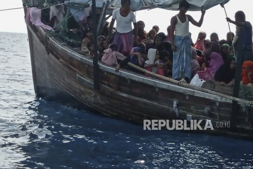pengungsi Rohingya terdampar di perahu ilustrasi. Sebanyak 110 imigran etnis Rohingya terdampar di pesisir pantai Desa Meunasah Lhok, Kecamatan Muara Batu, Kabupaten Aceh Utara.