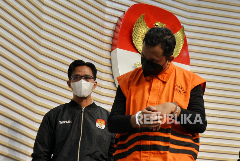 Tersangka Bupati Sidoarjo Ahmad Muhdlor Ali atau Gus Muhdlor. PN Jakarta Selatan menerima berkas gugatan praperadilan Bupati Sidoarjo Gus Muhdlor.