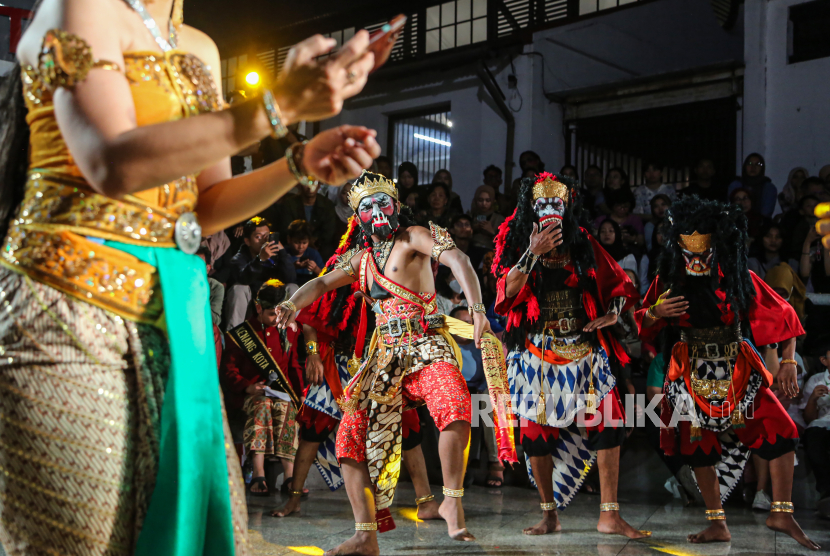 Sejumlah seniman mementaskan wayang orang berjudul Kangsa Adu Jago, (ilustrasi)