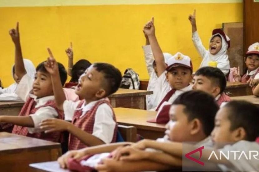 Pemkab Karawang terima 20.642 pendaftar beasiswa Karawang Cerdas.