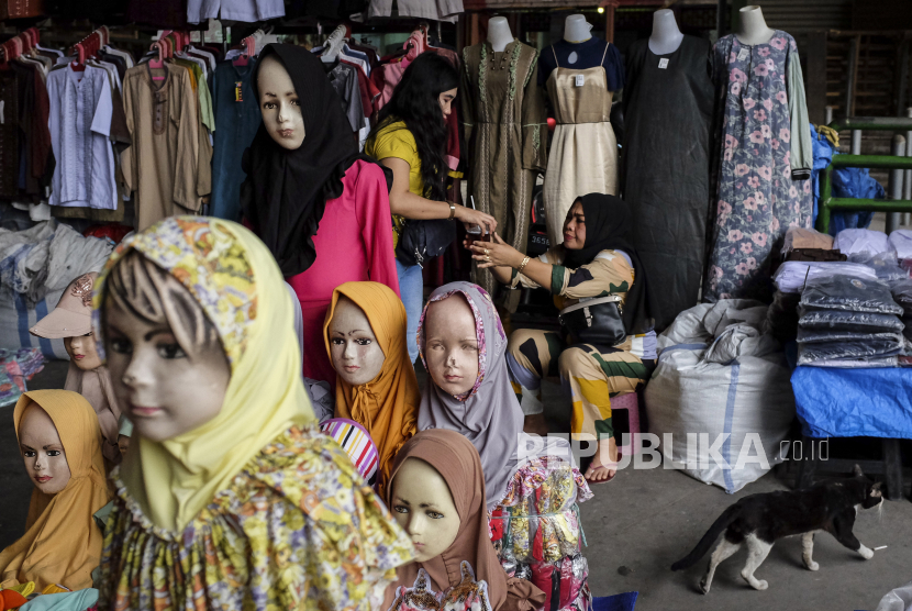 Pedagang di Pasar Tanah Abang, Jakarta Pusat.