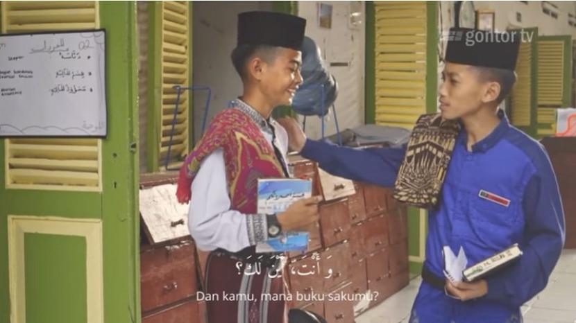 Potongan film Inthiq, buatan santri Gontor yang bercerita tentang belajar bahasa