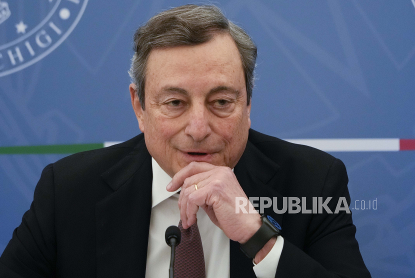 Perdana Menteri Italia Mario Draghi mendesak gencatan senjata di Ukraina agar negosiasi serius untuk mengakhiri perang dapat dimulai. 