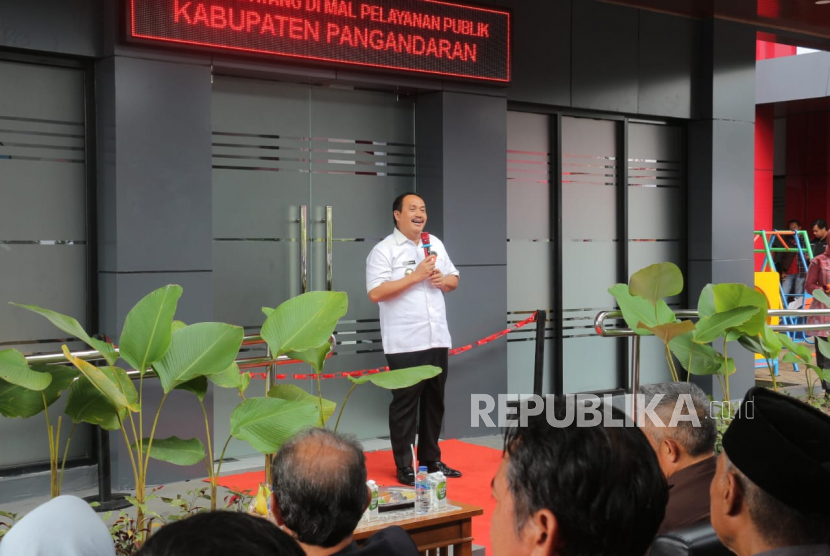 Bupati Pangandaran Jeje Wiradinata melakukan soft launching Mal Pelayanan Publik (MPP) Kabupaten Pangandaran di Kecamatan Parigi, Kabupaten Pangandaran, Jawa Barat, Rabu (22/2/2023). 